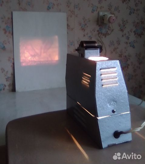 Фильмоскоп Огонёк + 10 диафильмов