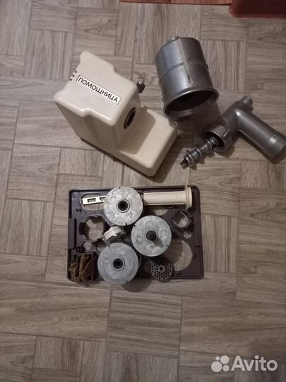 Электромясорубка СССР Помощница. эмш-36/120-4