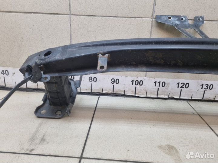 Усилитель переднего бампера Skoda Superb