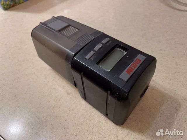 Автоматическая кормушка для рыб