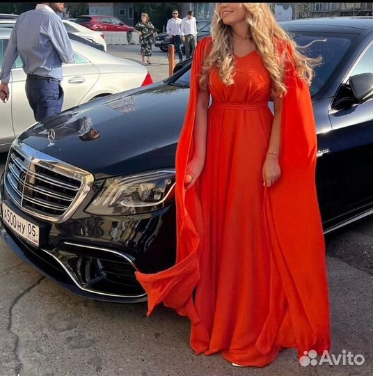 Вечернее платье