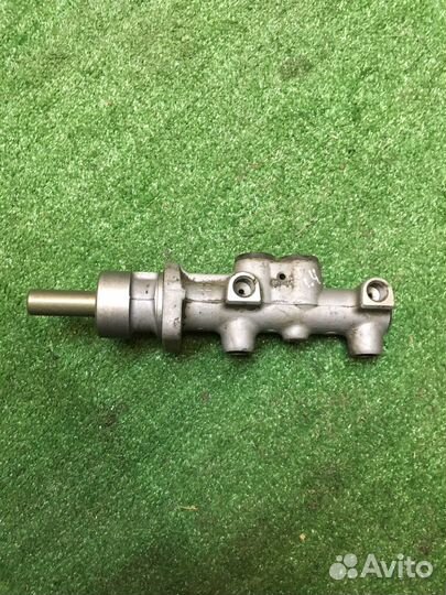 Цилиндр тормозной главный Skoda Fabia