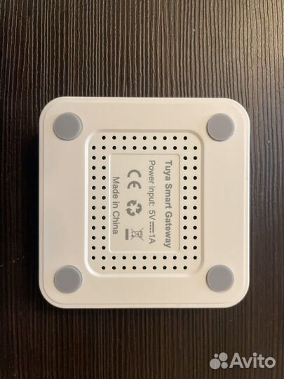 Шлюз tuya zigbee