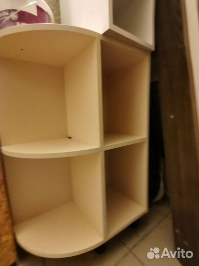 Открытые полки угловые