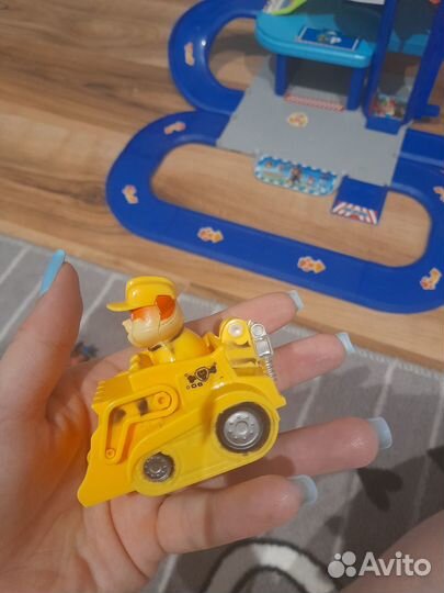 Детская парковка для машинок