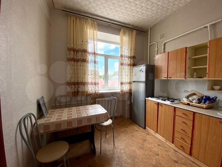 2-к. квартира, 43 м², 2/4 эт.