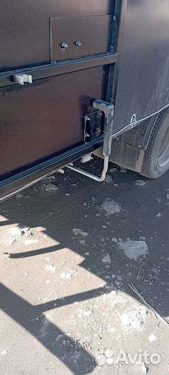 Держатель задних ворот