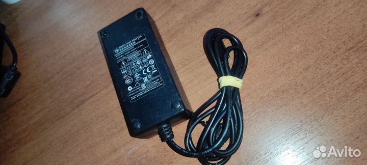 Блок питания 24 v. от 1,75 до 2.5 a