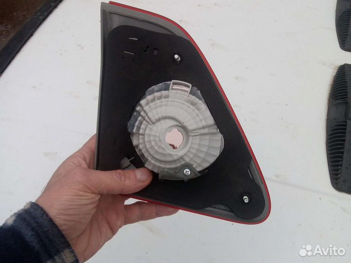 Фонарь задний правый Toyota 150