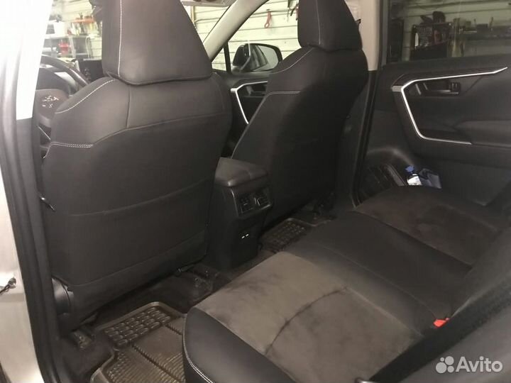 Чехлы на Toyota RAV4 50