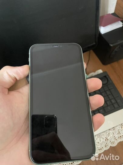 Телефон iPhone 11