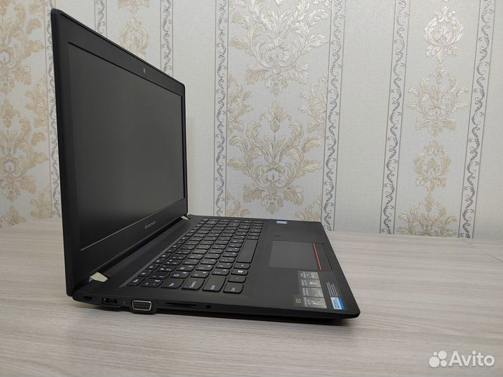 Ноутбук Lenovo