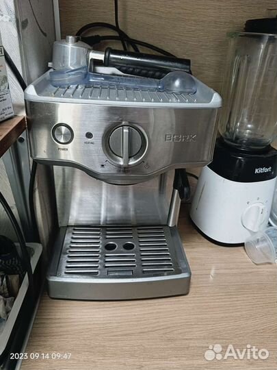 Кофемашина рожковая Bork