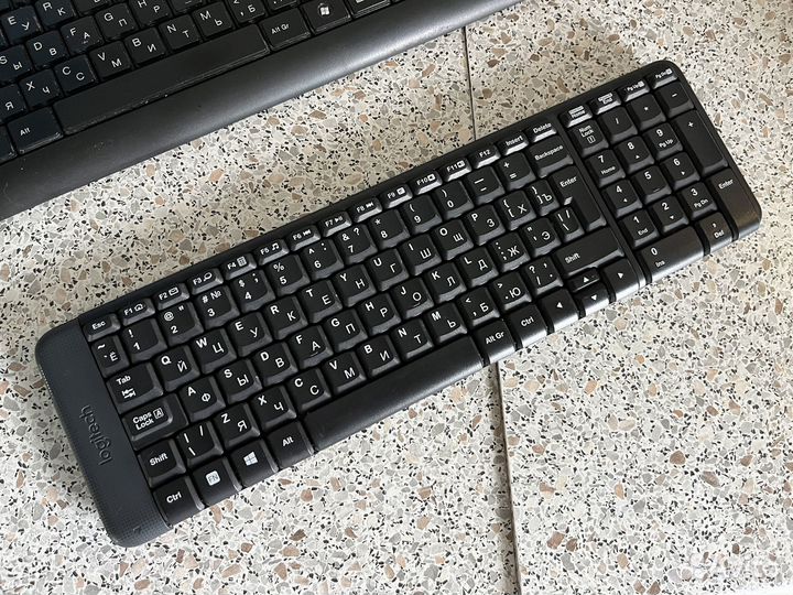 Клавиатуры 2 шт.: logitech k220, A4tech kd-800
