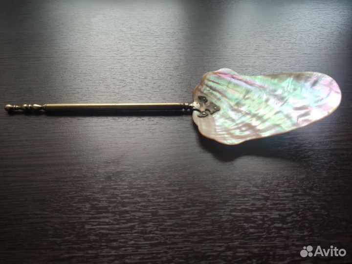 Лопатка сервировочная из перламутра (раковины)