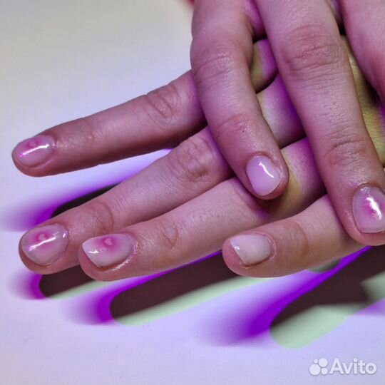 Модель на маникюр