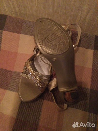 Босоножки женские 38