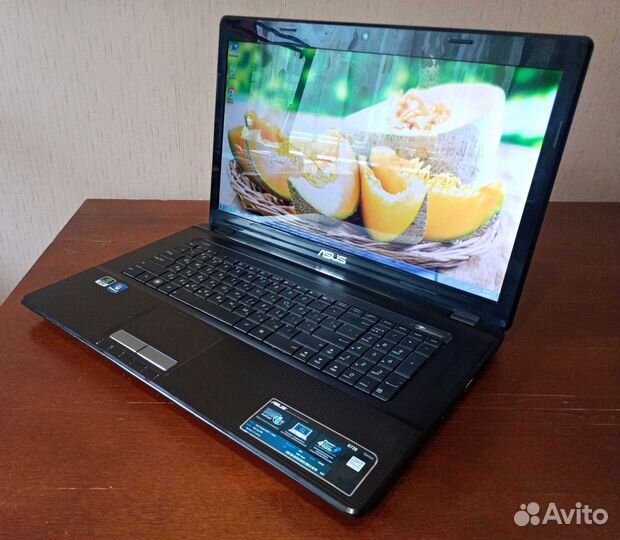 Asus K73S 17дюймов/core i5/4GB/320GB/geforcegt610m