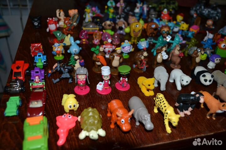 Игрушки из киндера пакетом