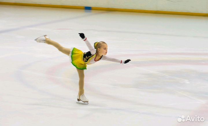 Платье для выступлений по фигурному катанию