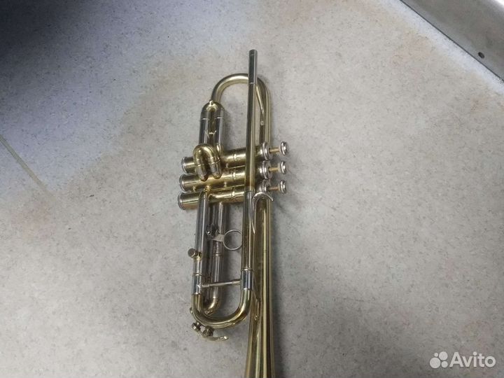 Труба музыкальный инструмент