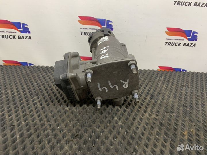 22085772 Кран управления тормозами прицепа