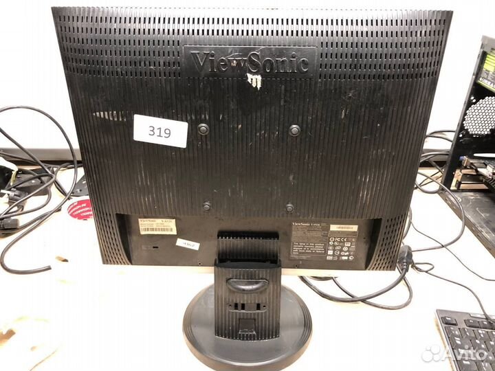 Монитор 19 дюймов DVI-D VGA