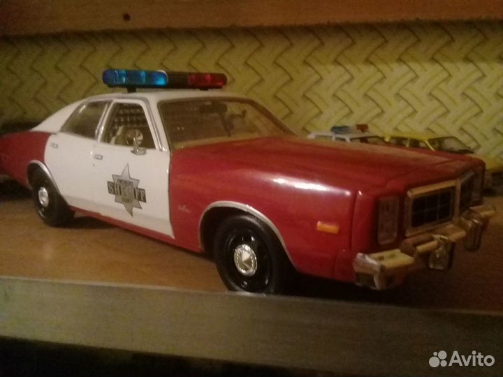 Модель полицейского автомобиля Dodge Monaco 1/24
