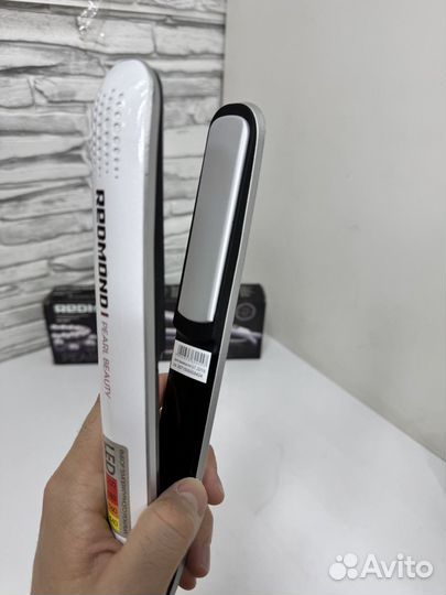 Выпрямитель для волос Redmond RCI-2314