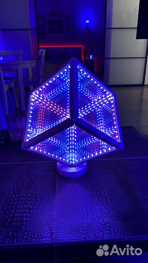 Цветомузыкальный светильник куб
