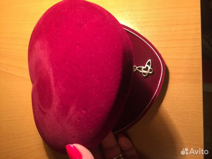 Колье из золота