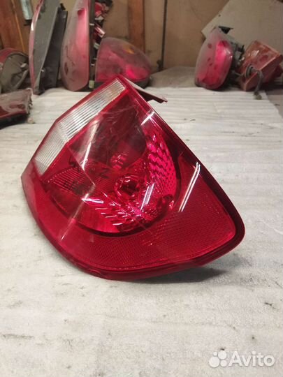 Фонарь правый Hyundai Getz 92402м0000