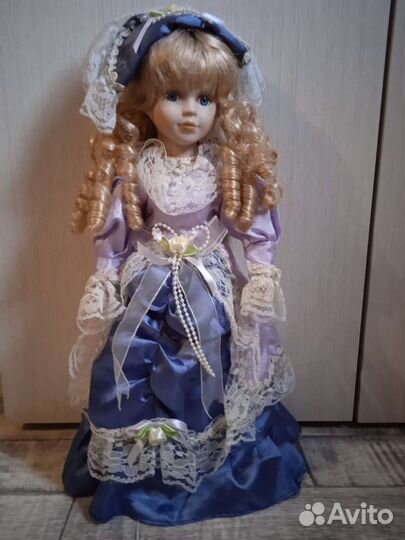 Кукла фарфоровая коллекционная