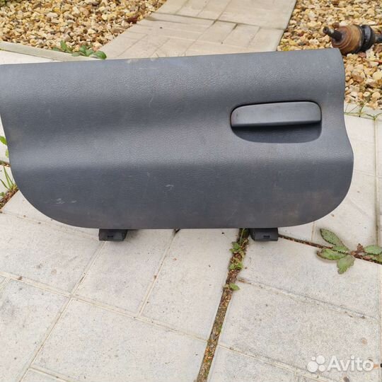 Крышка бардачка Skoda Felicia 1.3