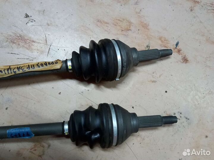Вал шарнирный перед.правый и левый(47876