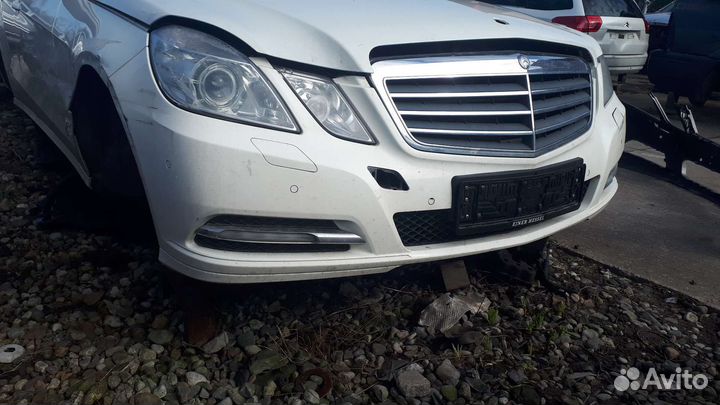 Передний бампер Mercedes w212