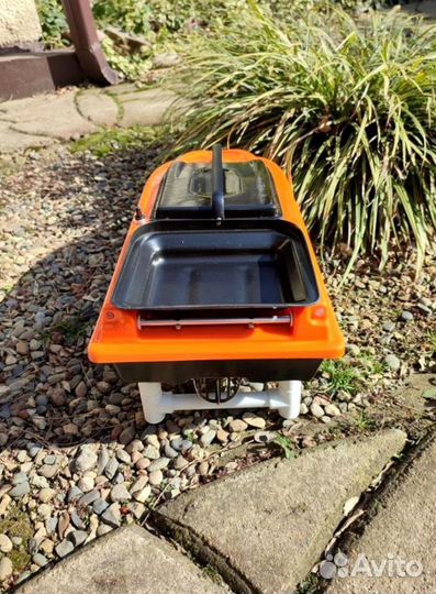 Прикормочный карповый кораблик Ранферри Atom