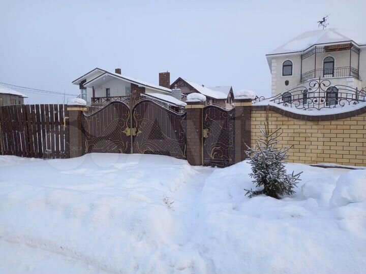 Коттедж 280 м² на участке 10 сот.