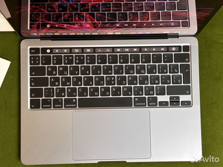 LUX MacBook Pro 13 i7 4,1Ghz 32GB DDR4 512GB SSD