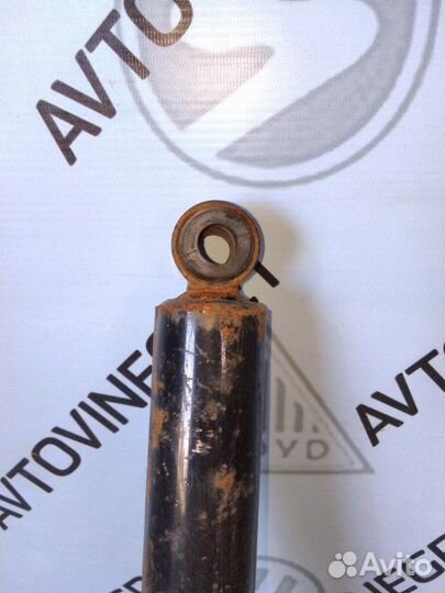 Стойка амортизатор задняя Mitsubishi L200