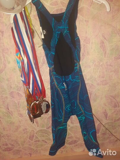 Стартовый гидрокостюм arena