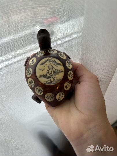 Компас черепаха красное дерево слоновая кость