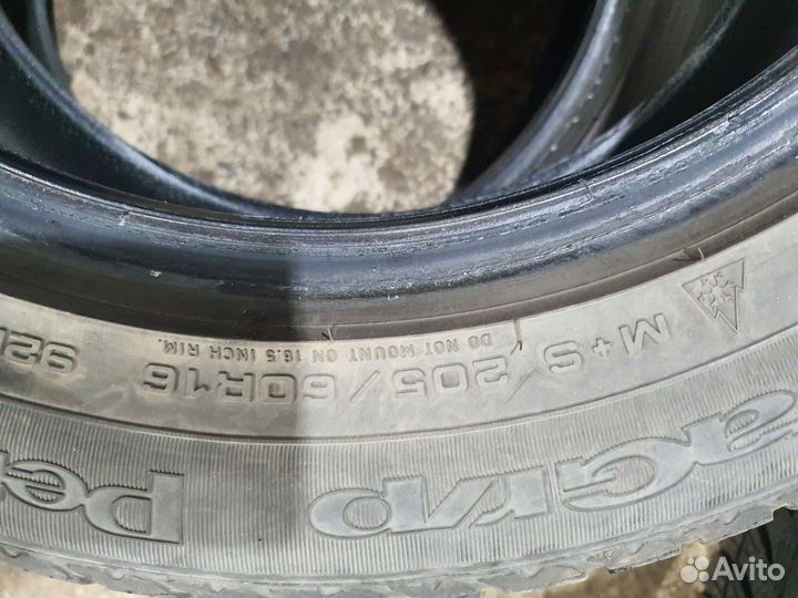 Goodyear UltraGrip Performance 2 205/60 R16 92H