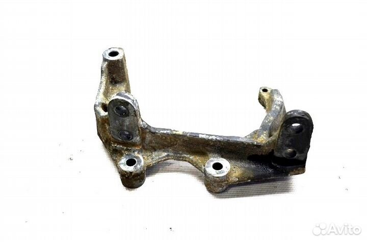 Кронштейн генератора renault trucks Premium (01.96)