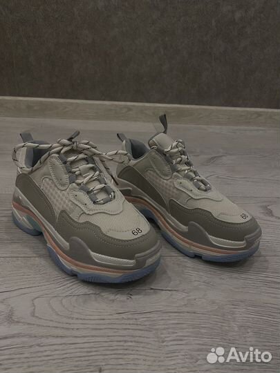 Кроссовки женские 36 размер