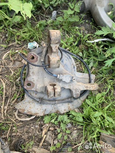 Поворотные кулаки Opel Omega