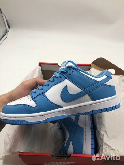 Nike dunk low university blue