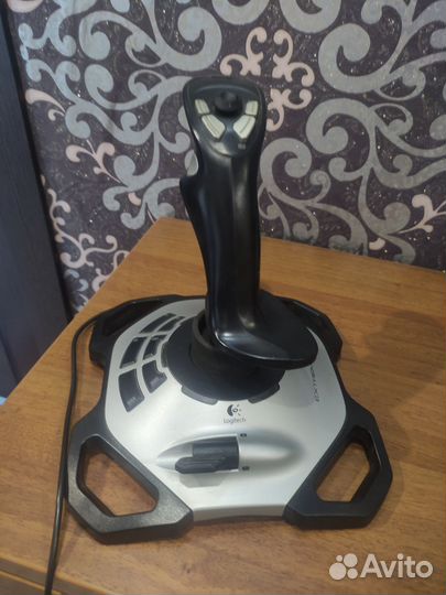 Игровой джойстик