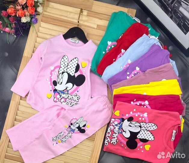 Костюм с Микки маусом