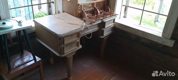 Стол письменный антикварный